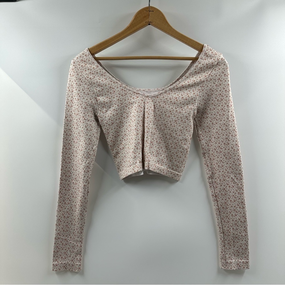 Aeropostale Floral-Ribbed Reversible Cropped Top – Size M